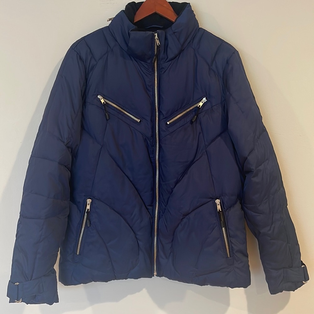 Like New - Sporty Puffer Coat in Navy Blue